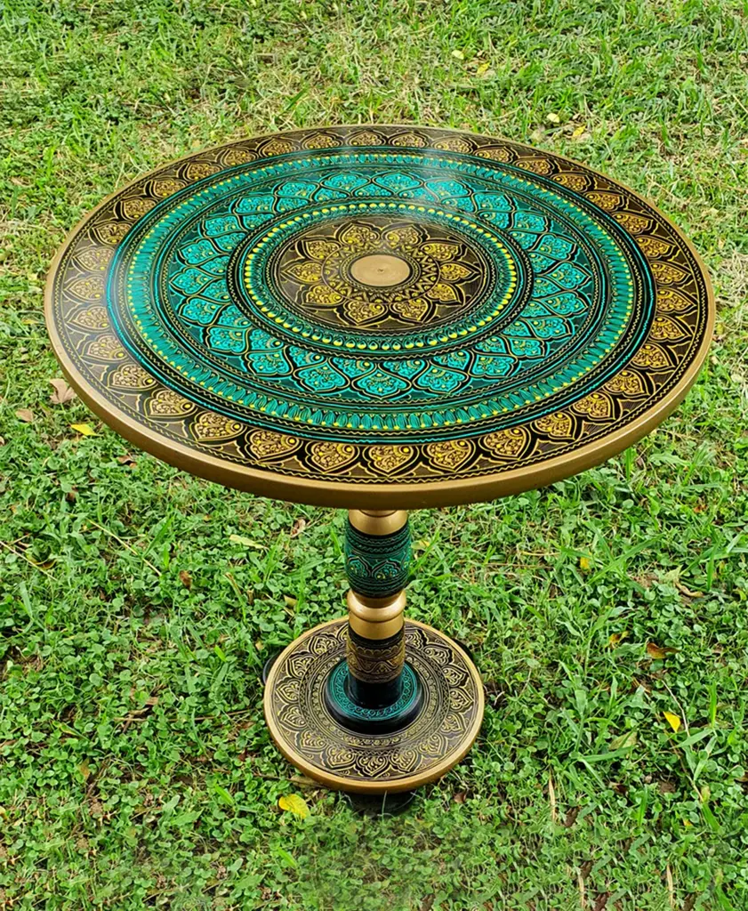 Wooden art round table